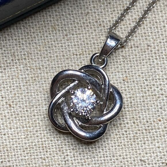 💛 Classic White Gold Plated CZ Rose Necklace & Earring Set - Picture 3 of 6